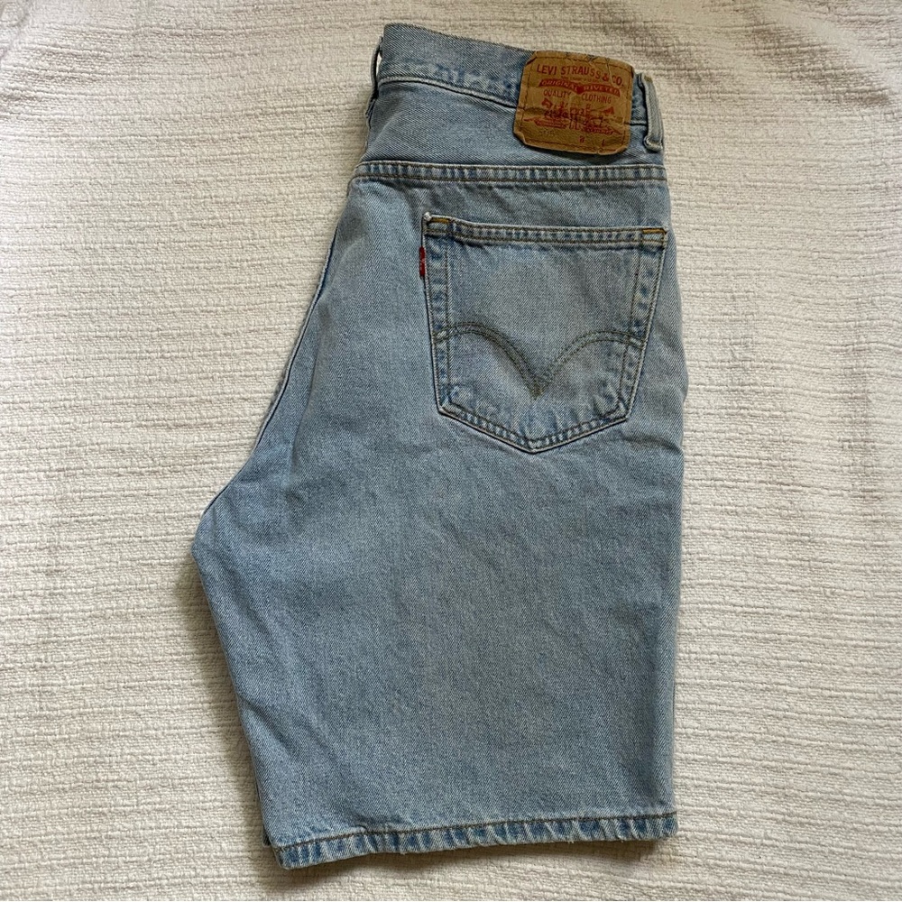 Vintage 505 Levi light wash shorts